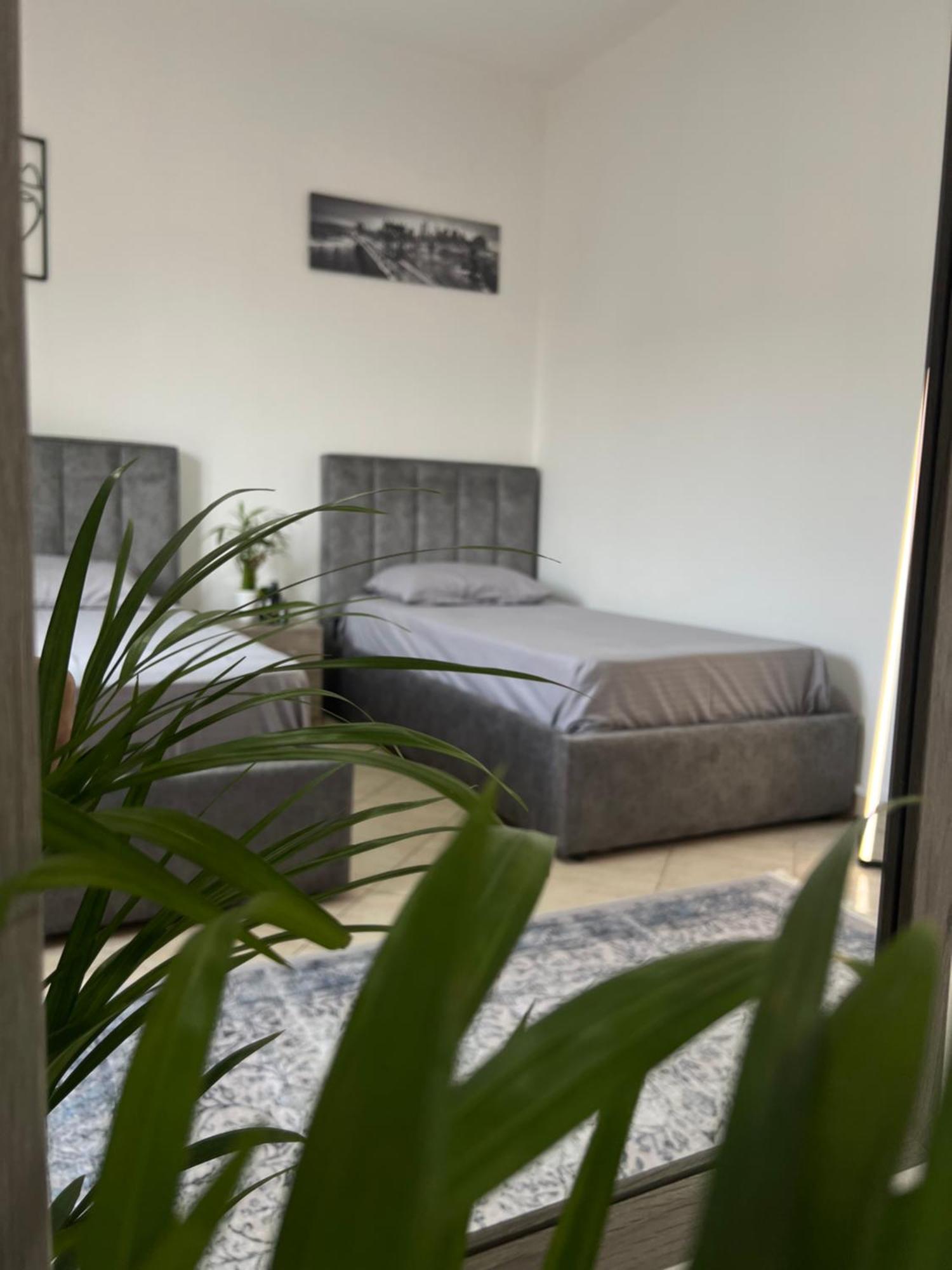 Hostel By Fenix Tirana Buitenkant foto